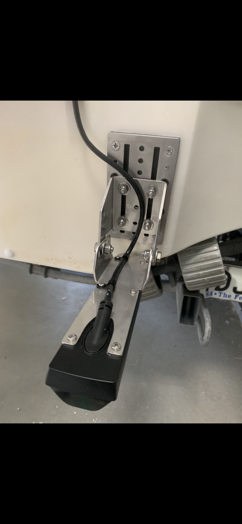 A.I.M transducer mount ( Lowrance HD active image transducer)