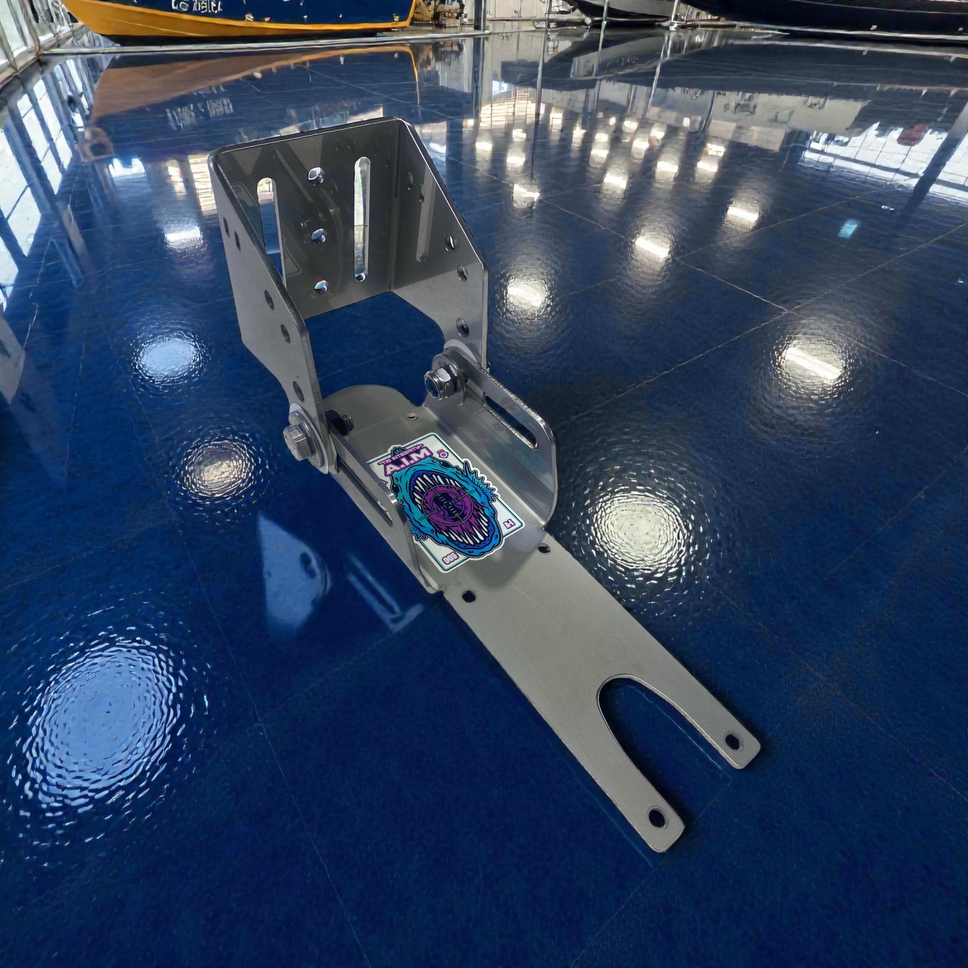 fully adjustable Lowrance HD active image transom mount  