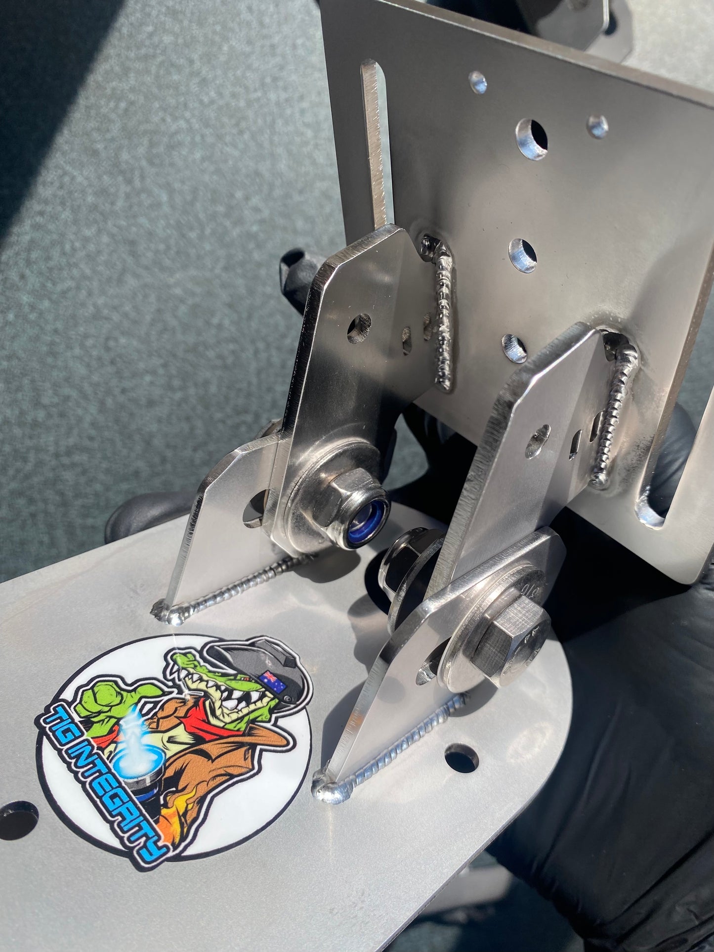 Suit -1KW Airmar/ Furuno transducer -GEN2.0 TM2 heavy duty mounts